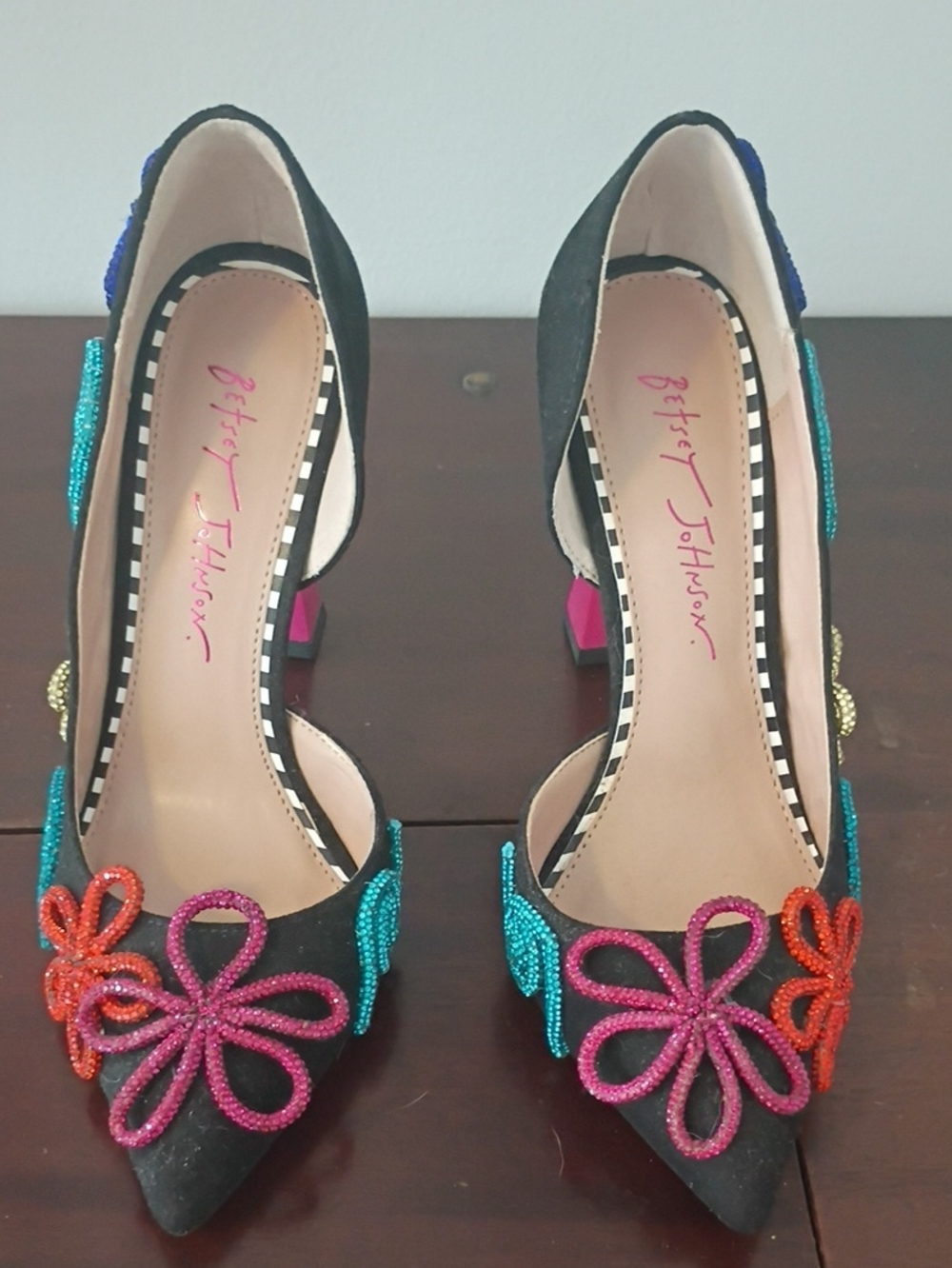 Betsey Johnson Black Pointed Pumps with Multicolor Beaded Flower Accents. Size 6